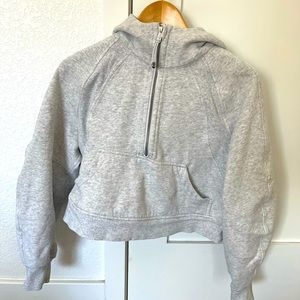 Cropped LuluLemon Athletica Sweatshirt xs/s